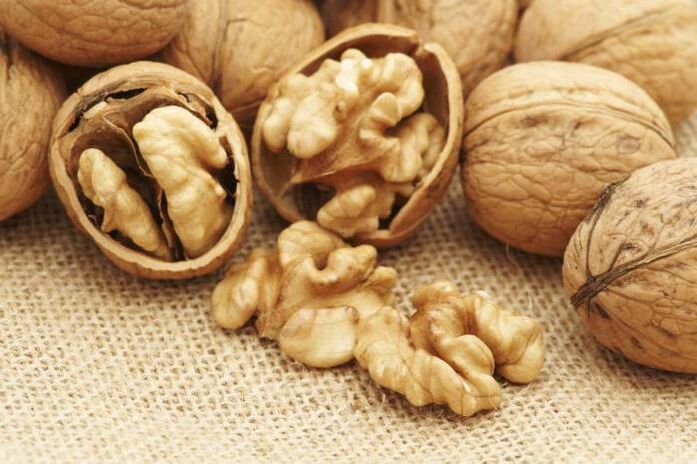 Walnuts for papilloma removal